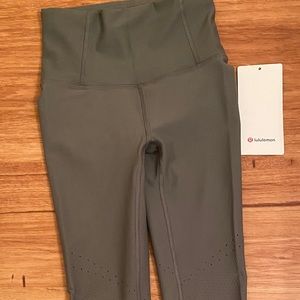 Lulu Lemon Army Green Leggings with tags